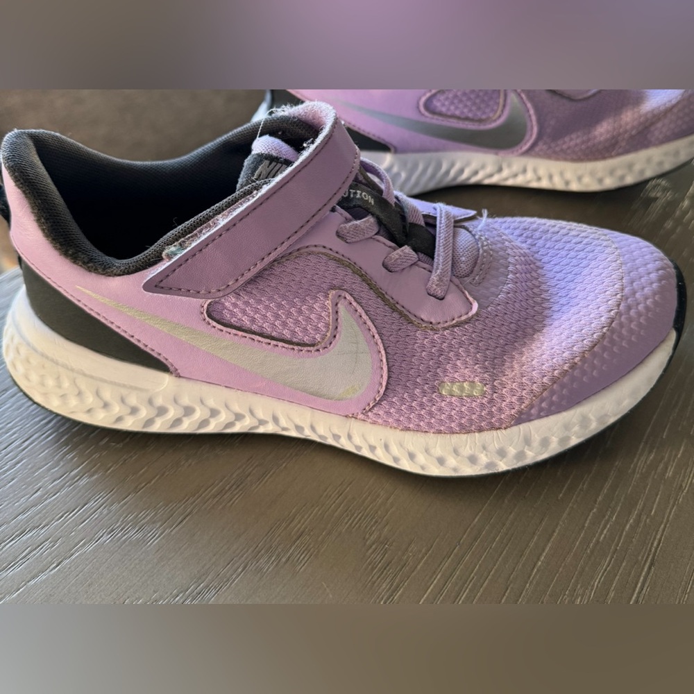 Nike kids shoes. Size 3Y. Lavender color